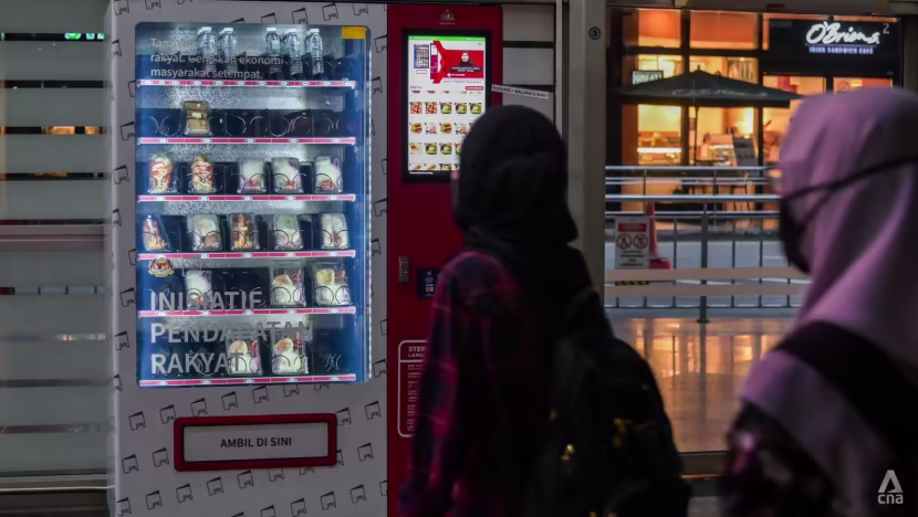 Cashless Vending Machines in Malaysia: Empowering B40 Entrepreneurs